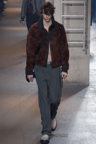 Look 43